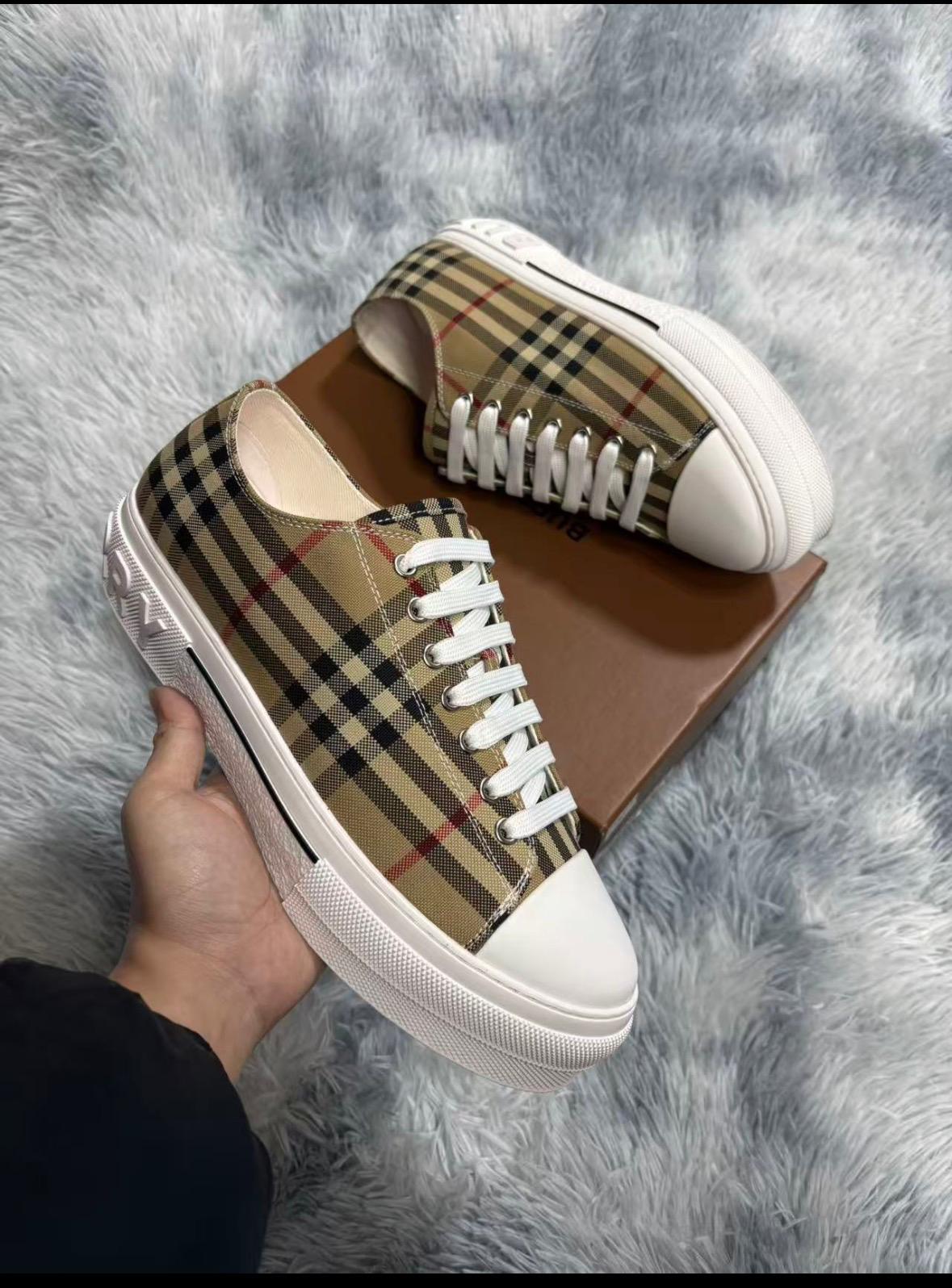Burberry Larkhall Vintage Check Canvas Sneaker
